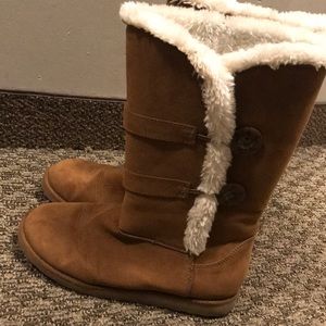 Winter boots, hardly worn!